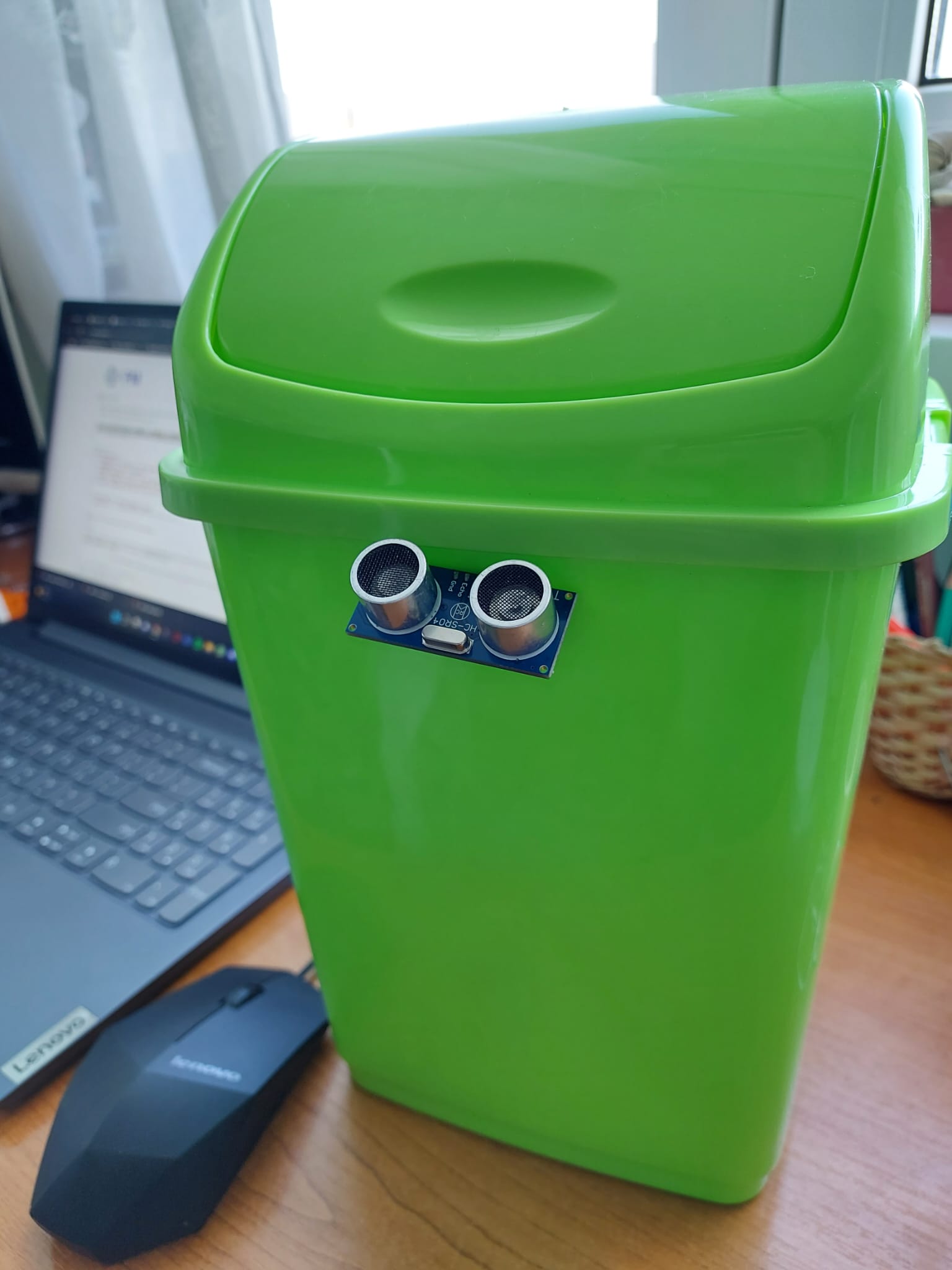 pic1_trash_can.jpeg