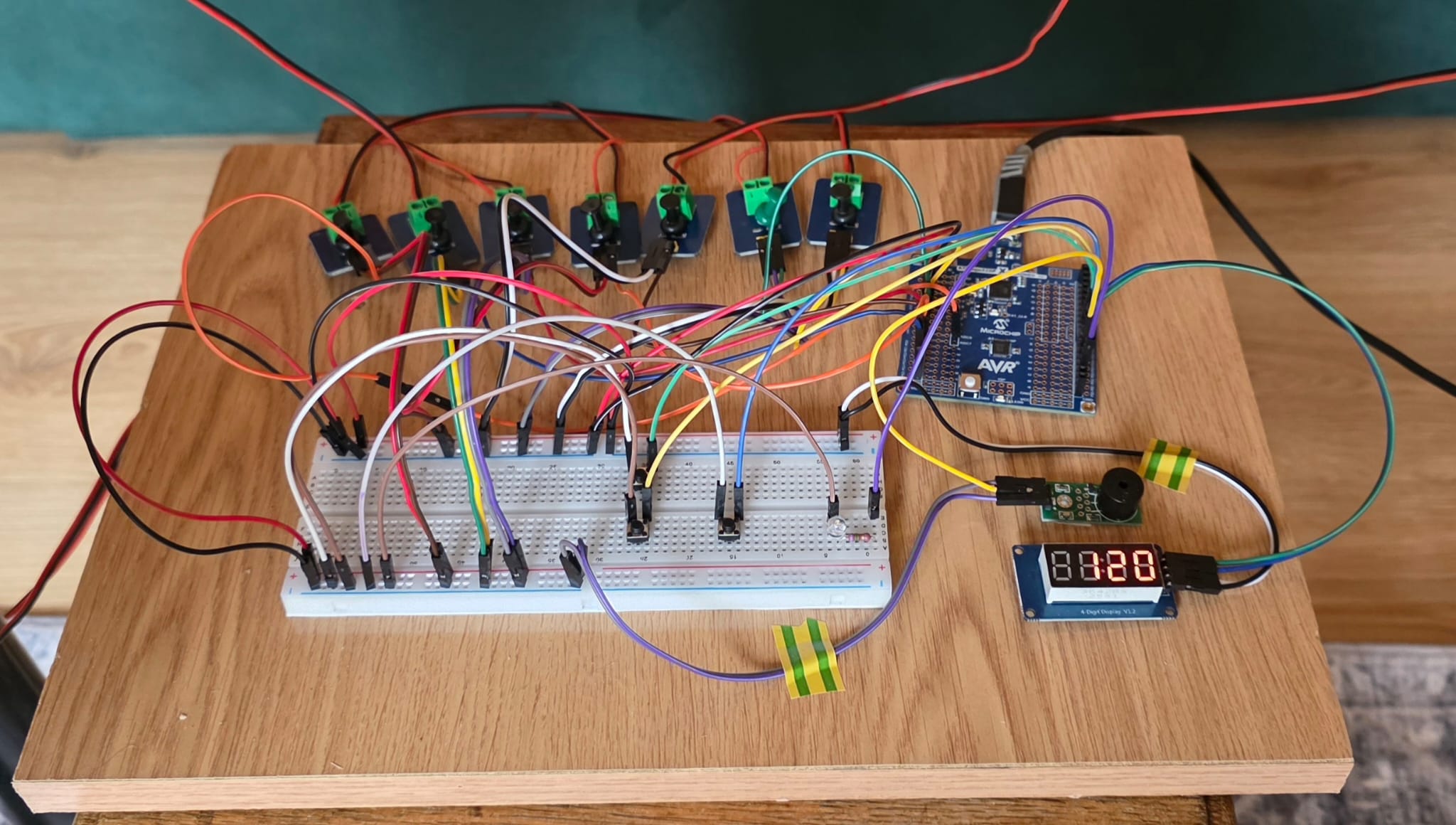 pm:prj2026:tarik_ilhan.omer:tobe_electronice_circuit_fizic.jpeg